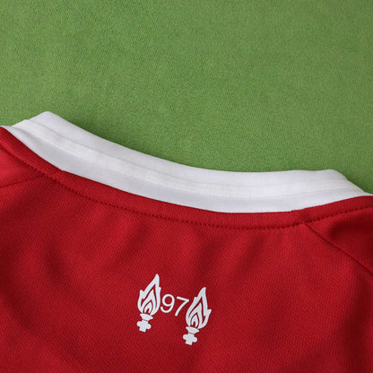 Liverpool Camiseta Local 2025/26 - CHAMPIONS 24/25 & Gold Trophy