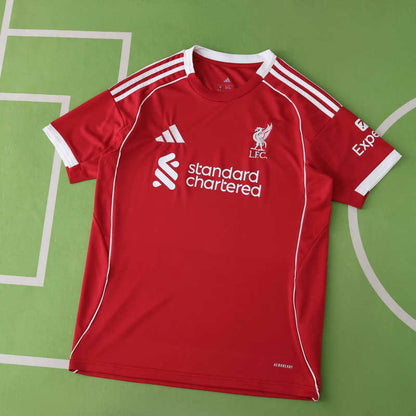 Liverpool Camiseta Local 2025/26 - CHAMPIONS 24/25 & Gold Trophy